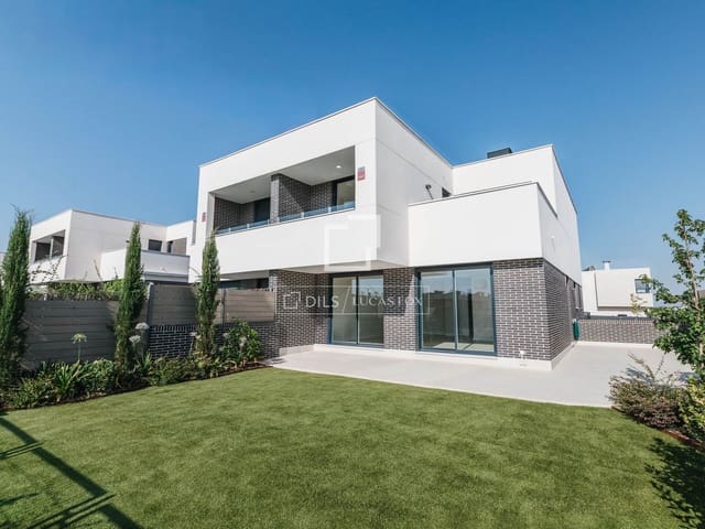 Chalet de 4 habitaciones en Madrid ciudad en alquiler - 3.790 € (Ref: 10012219)