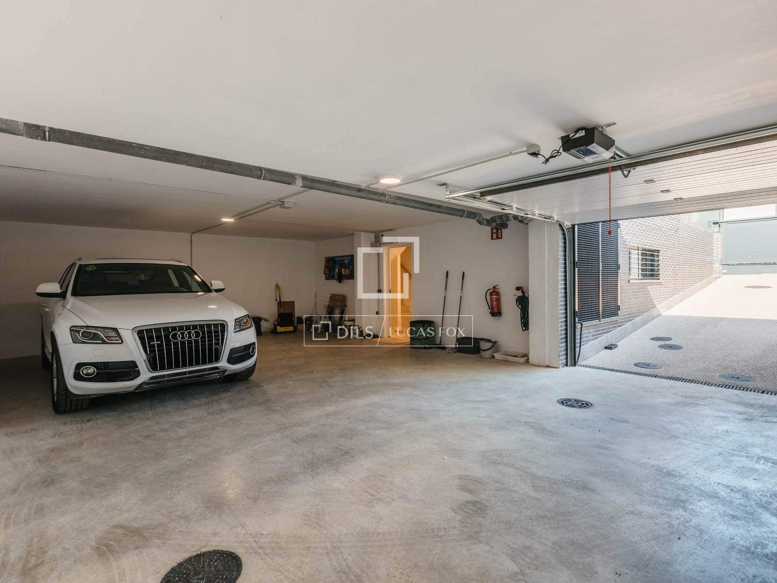 Villa/Maison de 4 chambres à louer à Madrid ville avec piscine garage - 3 790 € (Ref: 10012219)