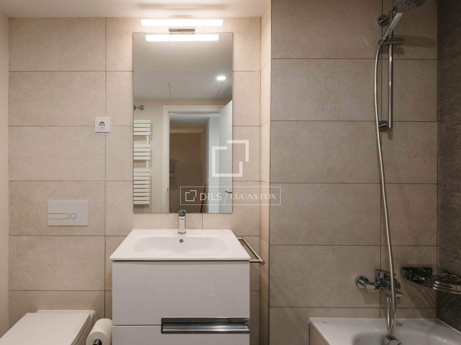Villa/Maison de 4 chambres à louer à Madrid ville avec piscine garage - 3 790 € (Ref: 10012219)