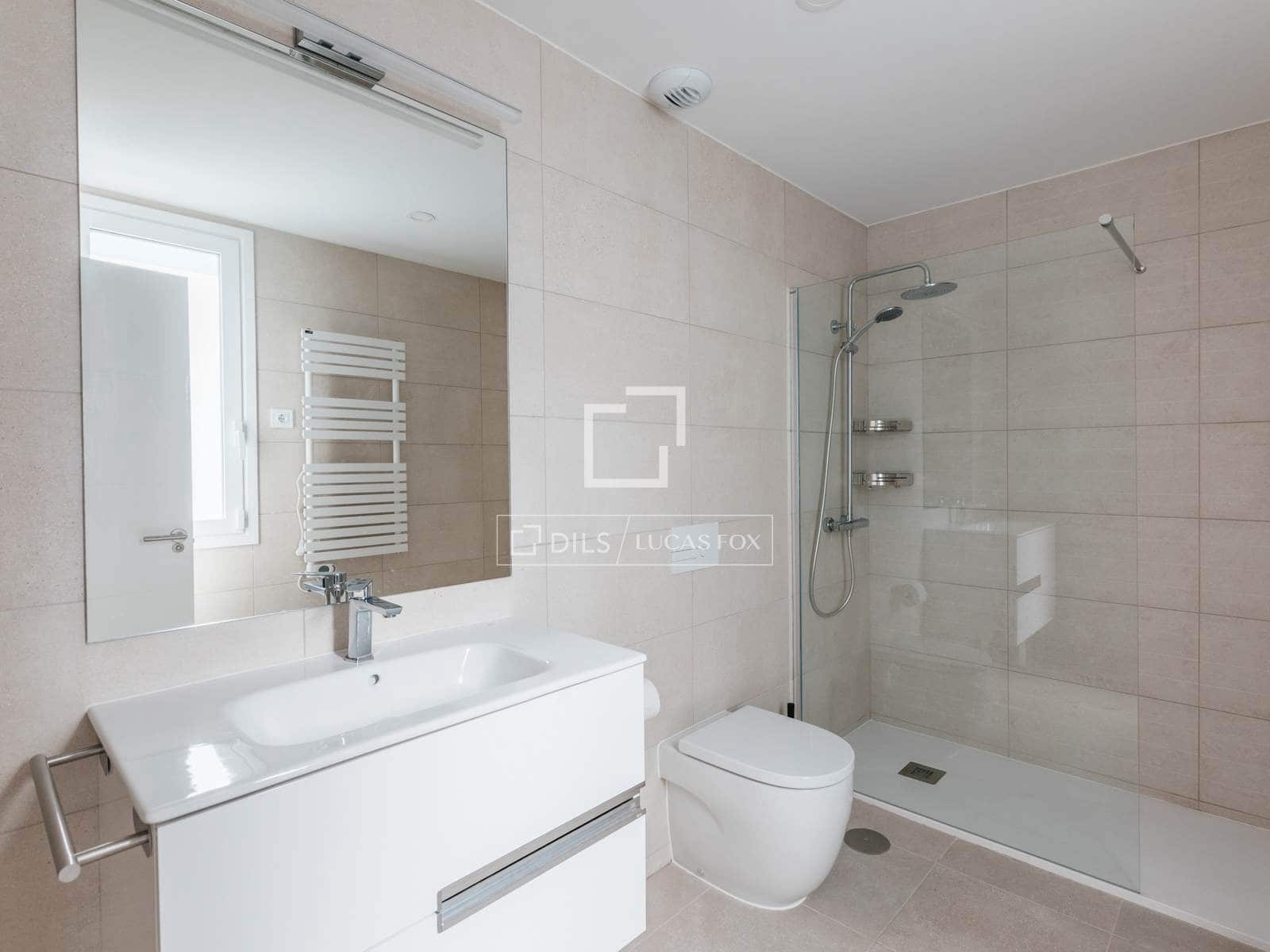 Villa/Maison de 4 chambres à louer à Madrid ville avec piscine garage - 3 790 € (Ref: 10012219)