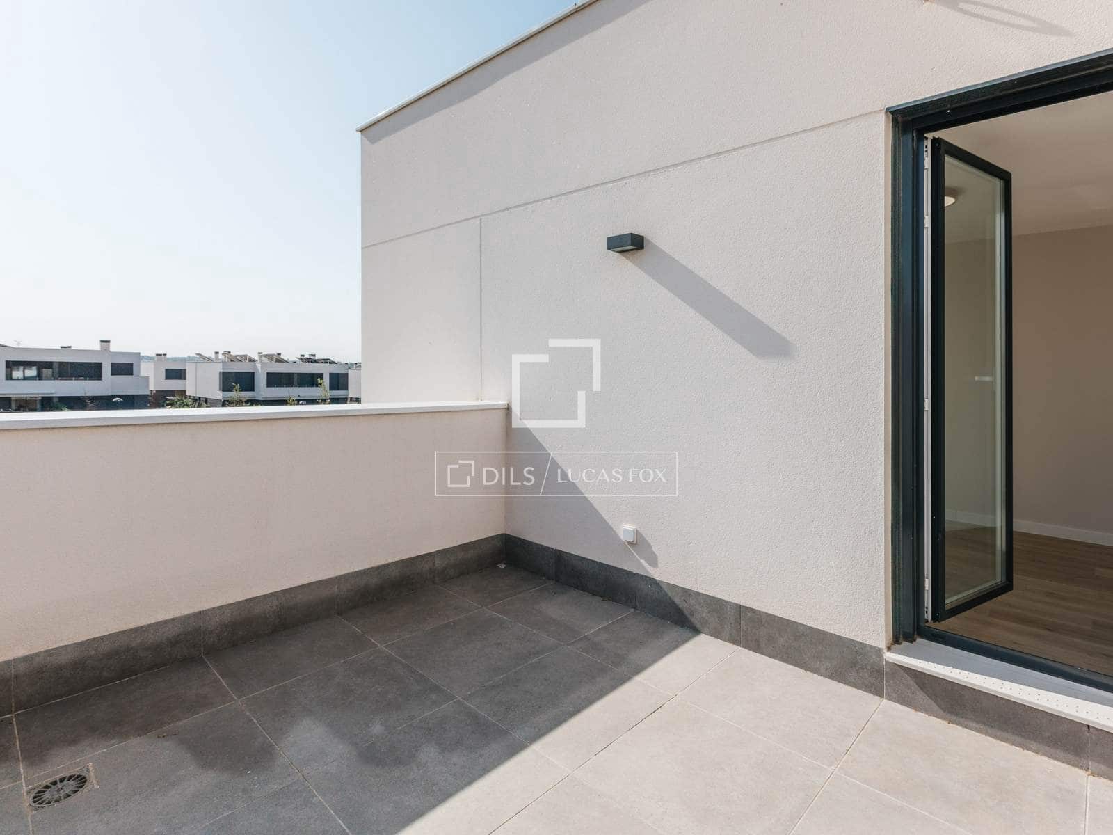 Villa/Maison de 4 chambres à louer à Madrid ville avec piscine garage - 3 790 € (Ref: 10012219)