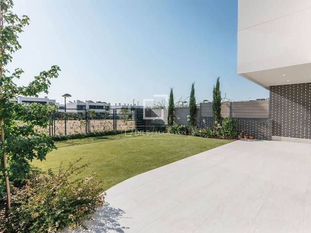 Chalet de 4 habitaciones en Madrid ciudad en alquiler - 3.790 € (Ref: 10012219)
