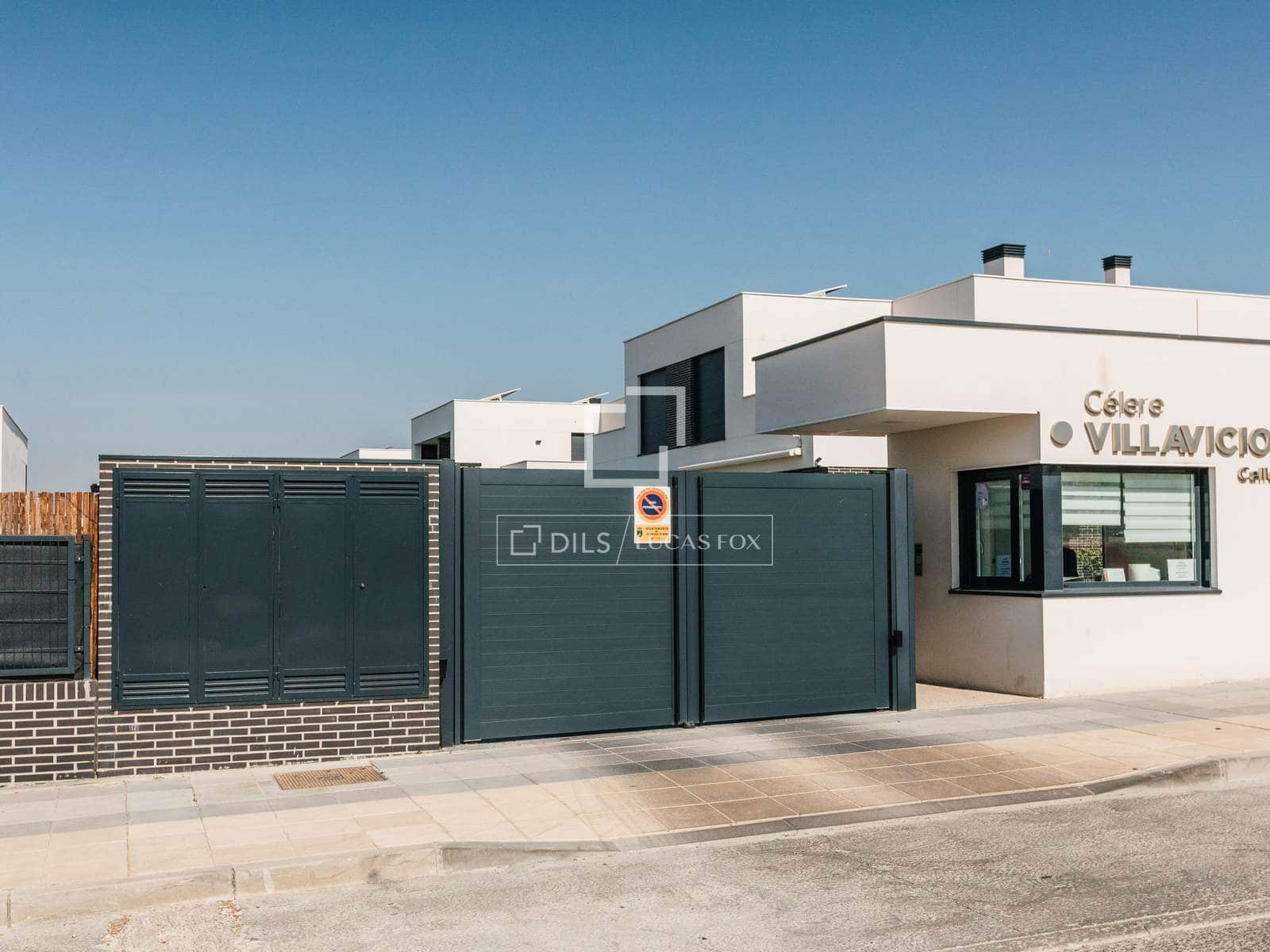Villa/Maison de 4 chambres à louer à Madrid ville avec piscine garage - 3 790 € (Ref: 10012219)