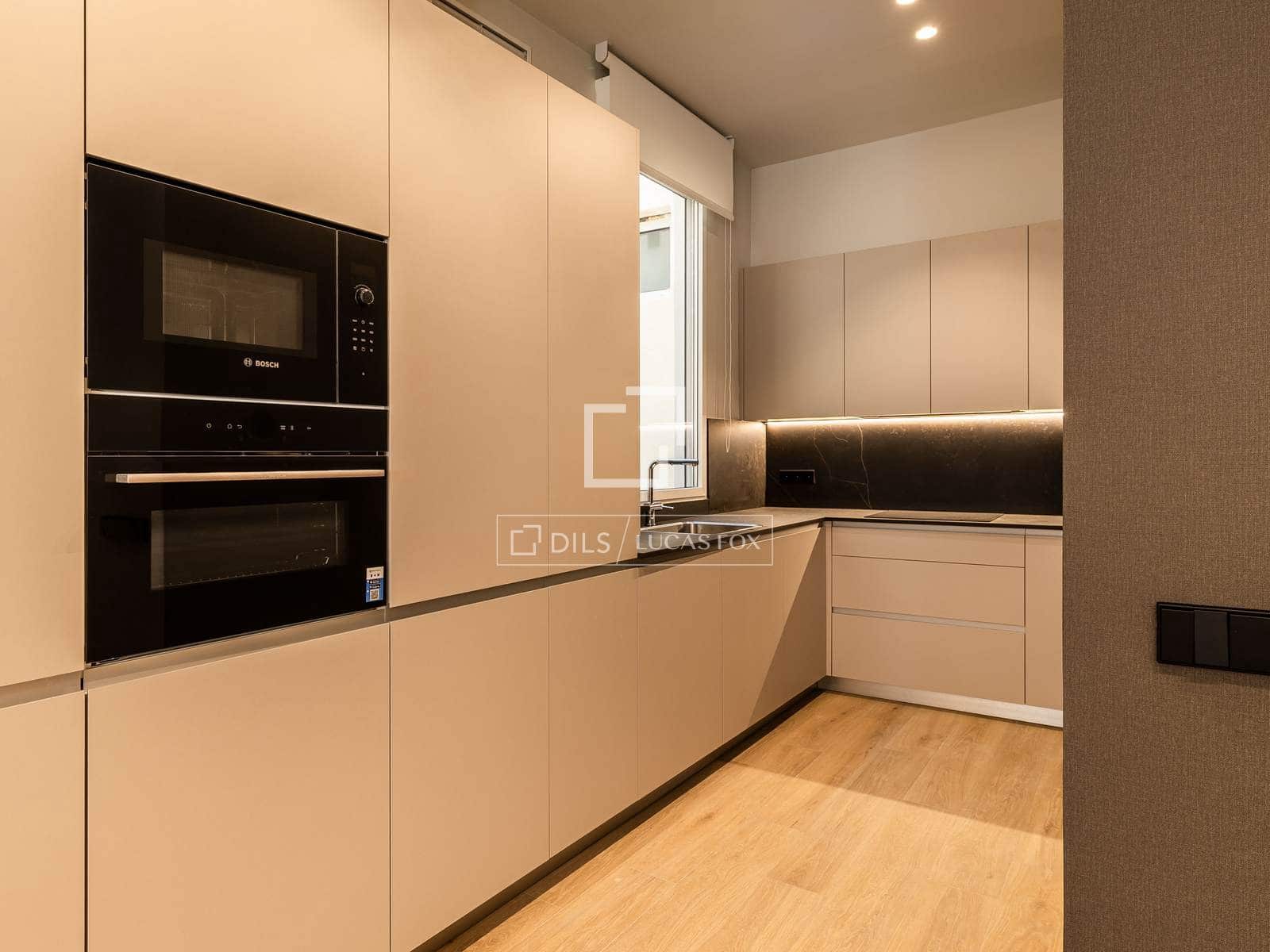 1 quarto Apartamento para arrendar em Madrid cidade - 2 950 € (Ref: 10014778)