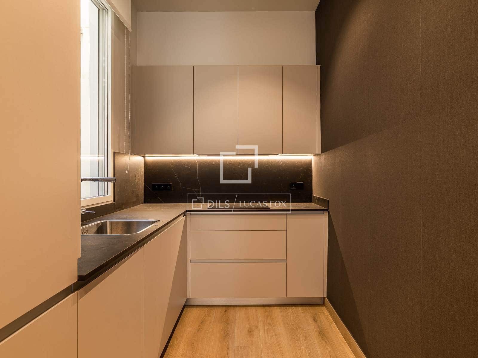 1 quarto Apartamento para arrendar em Madrid cidade - 2 950 € (Ref: 10014778)