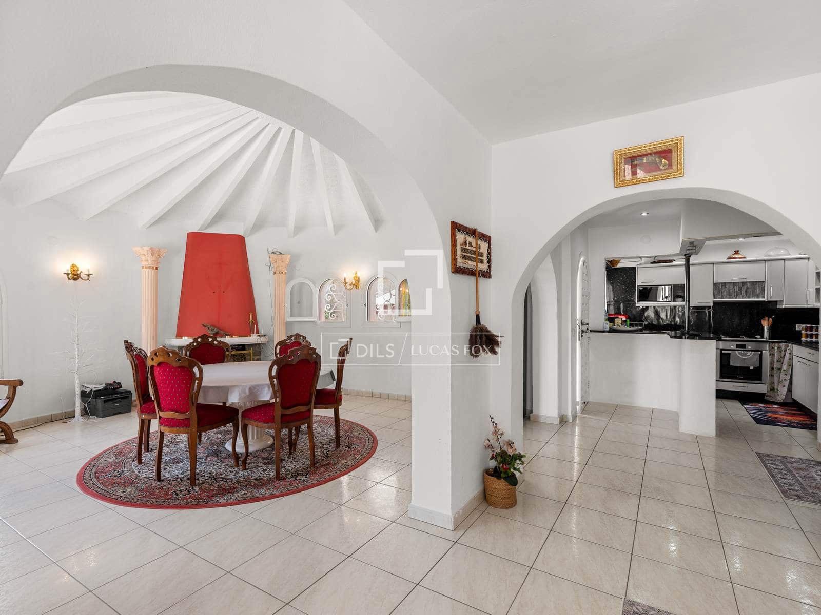 4 bedroom Villa for sale in Calpe / Calp with pool garage - € 595,000 (Ref: 10014779)