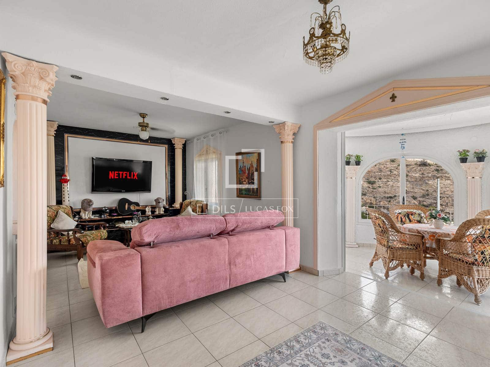 4 bedroom Villa for sale in Calpe / Calp with pool garage - € 595,000 (Ref: 10014779)