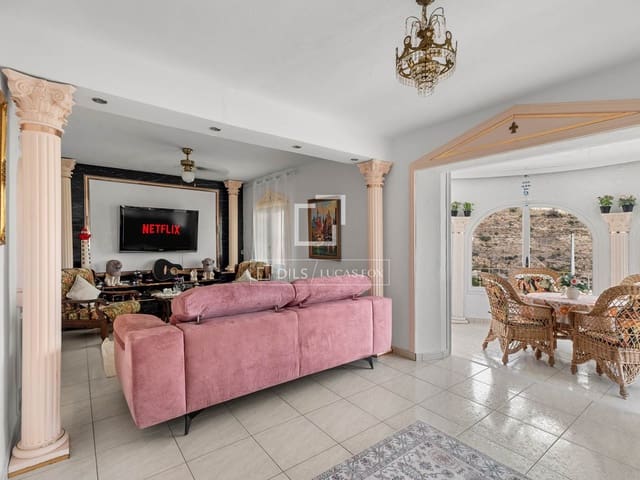 4 sovrum Villa till salu i Maryvilla, Calpe / Calp med pool garage - 595 000 € (Ref: 10014779)