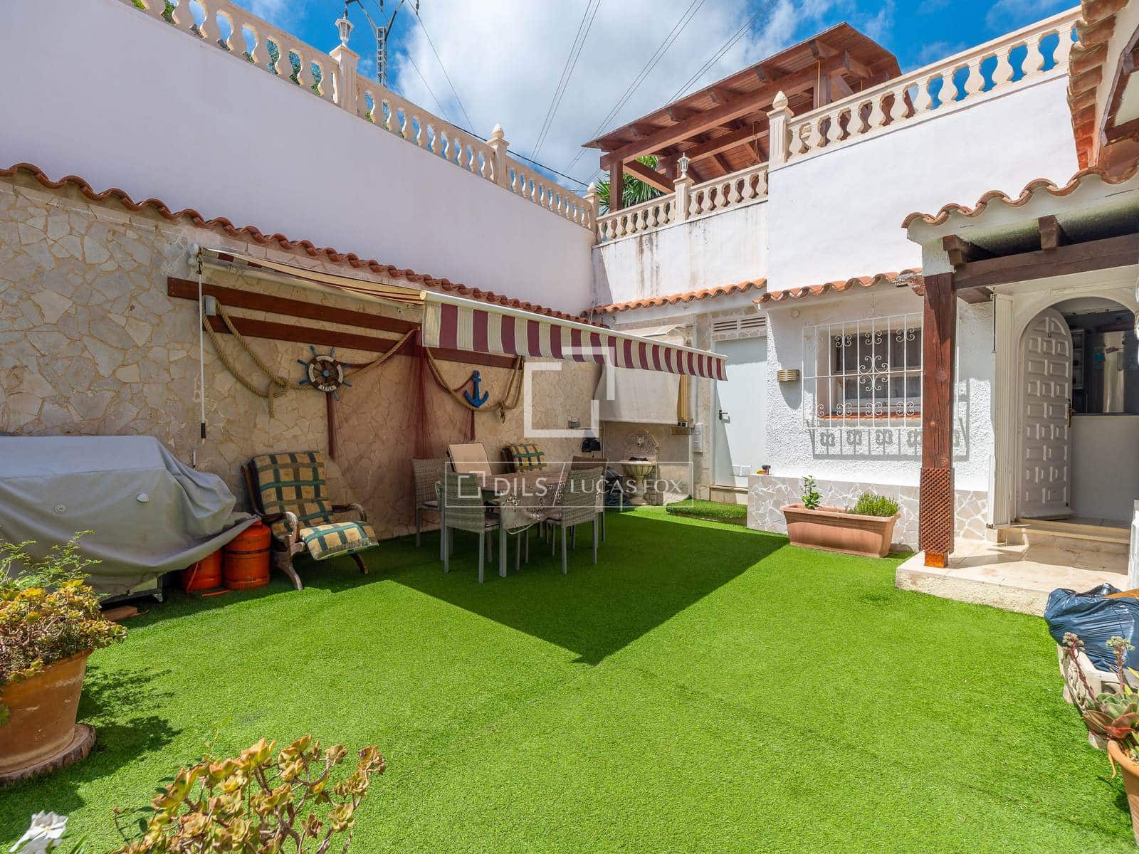 4 bedroom Villa for sale in Calpe / Calp with pool garage - € 595,000 (Ref: 10014779)