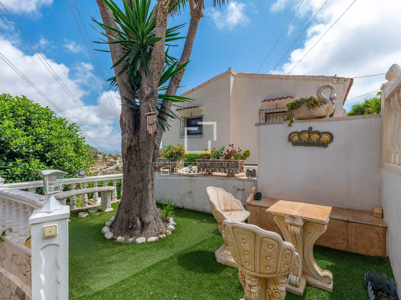 4 bedroom Villa for sale in Calpe / Calp with pool garage - € 595,000 (Ref: 10014779)