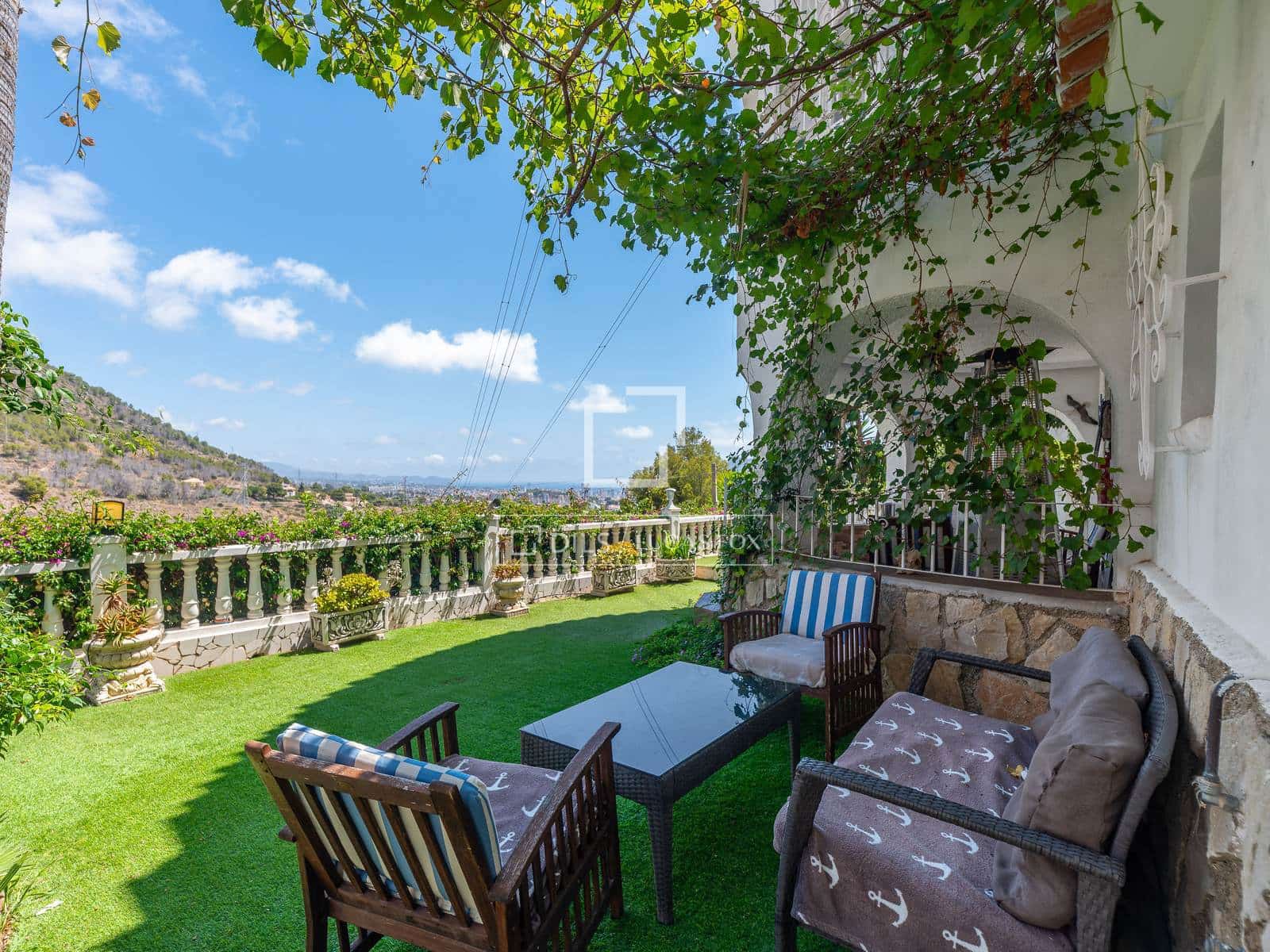 4 bedroom Villa for sale in Calpe / Calp with pool garage - € 595,000 (Ref: 10014779)