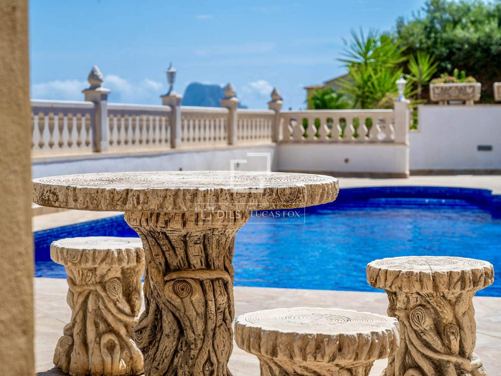 4 bedroom Villa for sale in Calpe / Calp with pool garage - € 595,000 (Ref: 10014779)