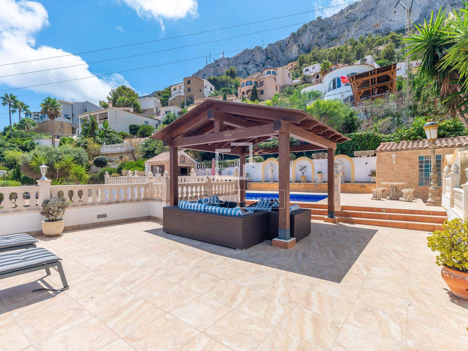 4 bedroom Villa for sale in Calpe / Calp with pool garage - € 595,000 (Ref: 10014779)