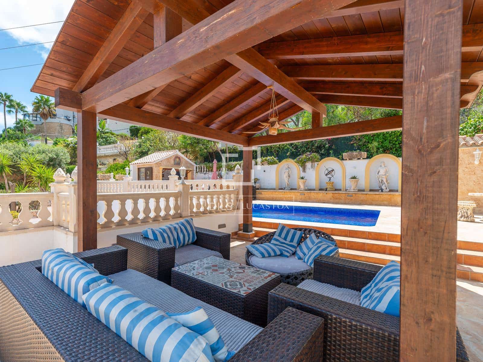 4 bedroom Villa for sale in Calpe / Calp with pool garage - € 595,000 (Ref: 10014779)