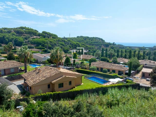 4 soveværelse Villa til salg i Sant Vicenç de Montalt med swimmingpool garage - € 1.250.000 (Ref: 10014861)