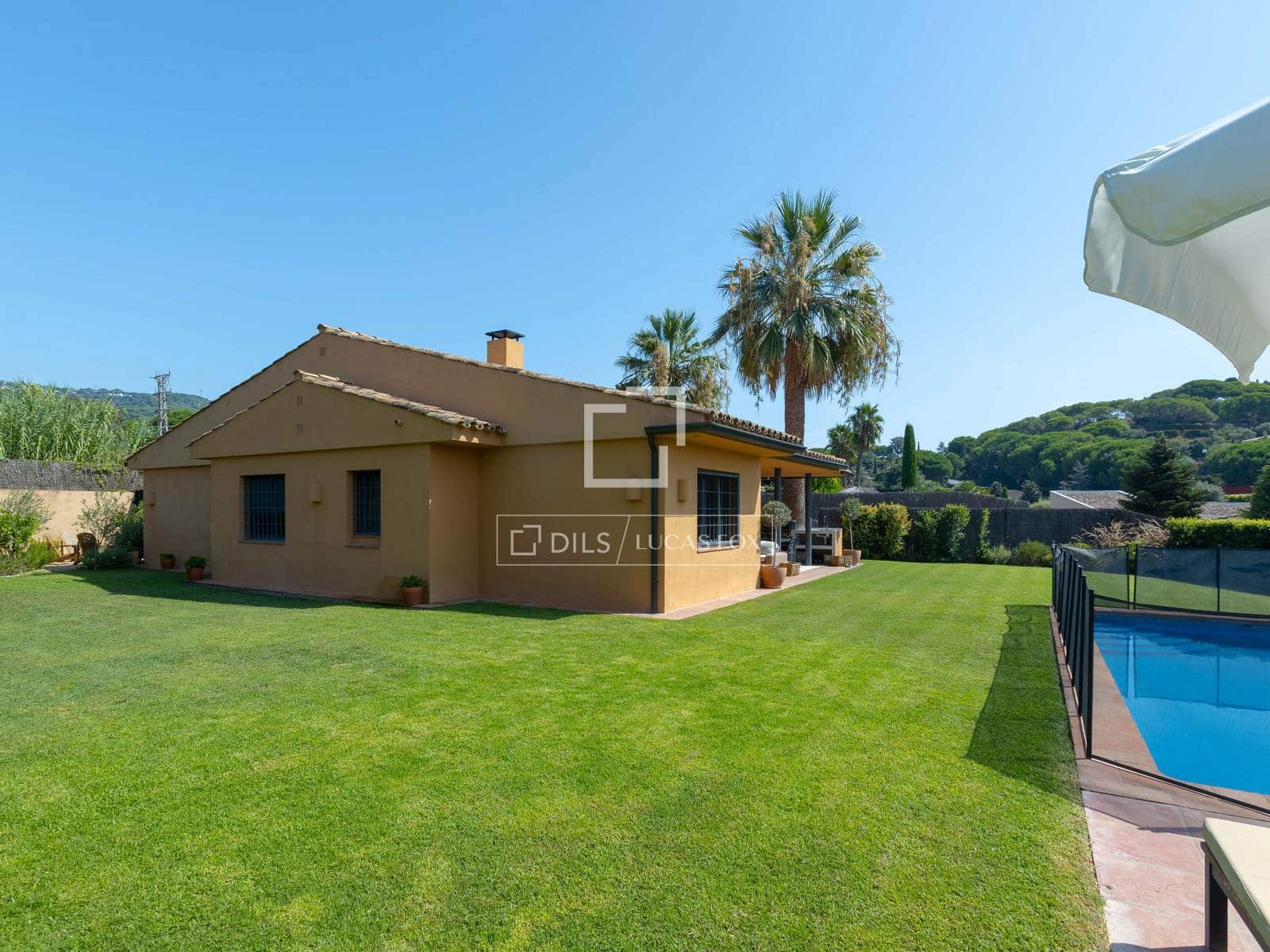 4 Zimmer Villa zu verkaufen in Sant Vicenc de Montalt mit Pool Garage - 1.250.000 € (Ref: 10014861)