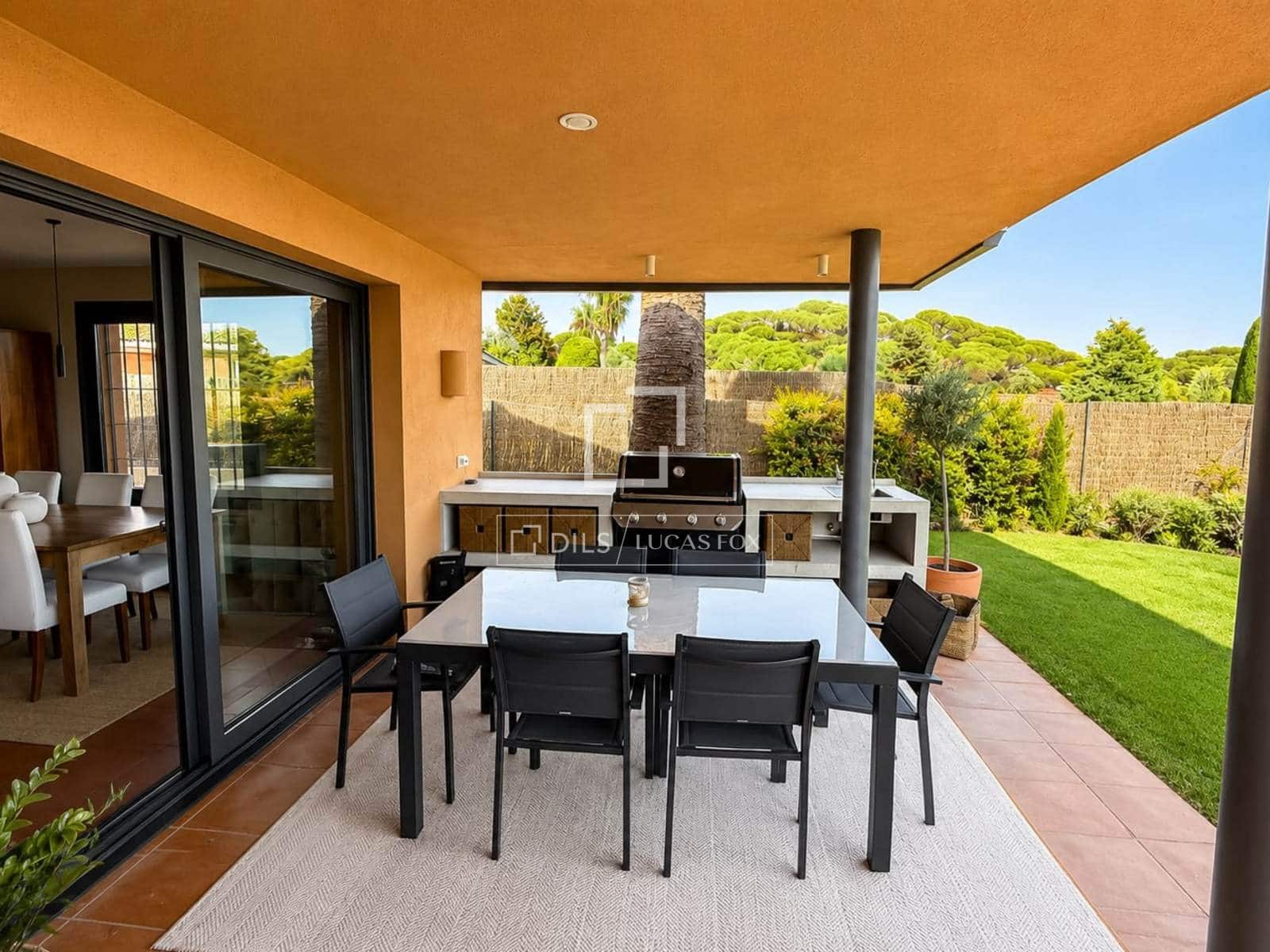 Chalet de 4 habitaciones en Sant Vicenç de Montalt en venta con piscina garaje - 1.250.000 € (Ref: 10014861)