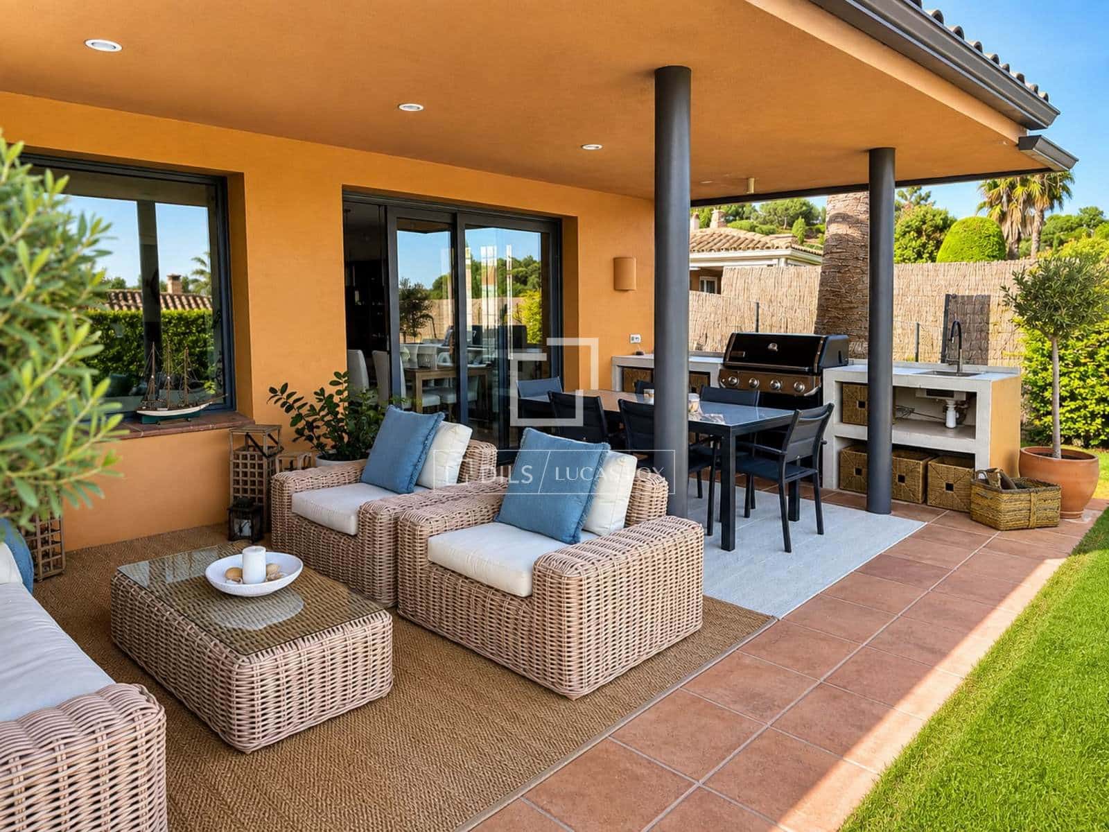 Chalet de 4 habitaciones en Sant Vicenç de Montalt en venta con piscina garaje - 1.250.000 € (Ref: 10014861)