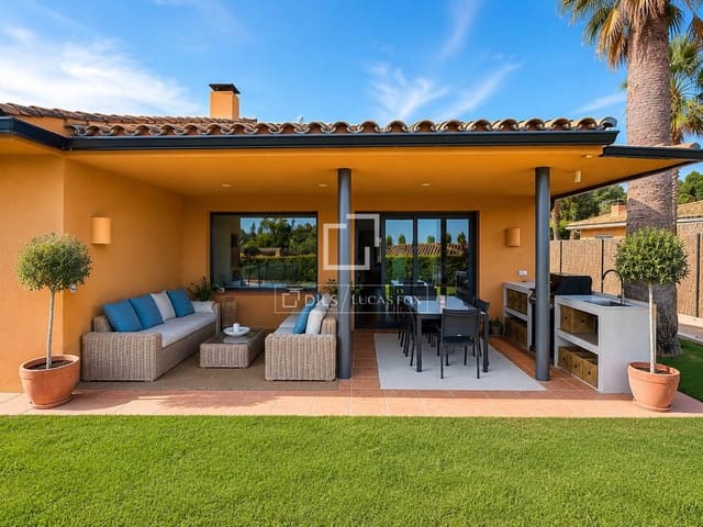 4 sypialnia Willa na sprzedaż w Sant Vicenç de Montalt z basenem garażem - 1 250 000 € (Ref: 10014861)