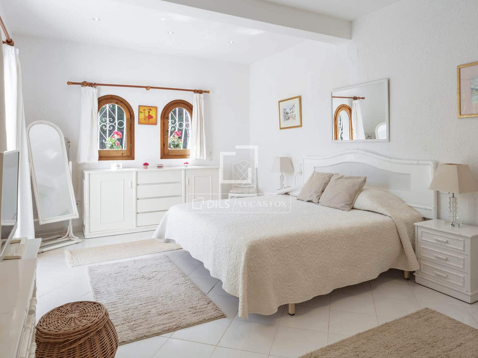 4 bedroom Villa for sale in La Sella with pool garage - € 750,000 (Ref: 10016497)