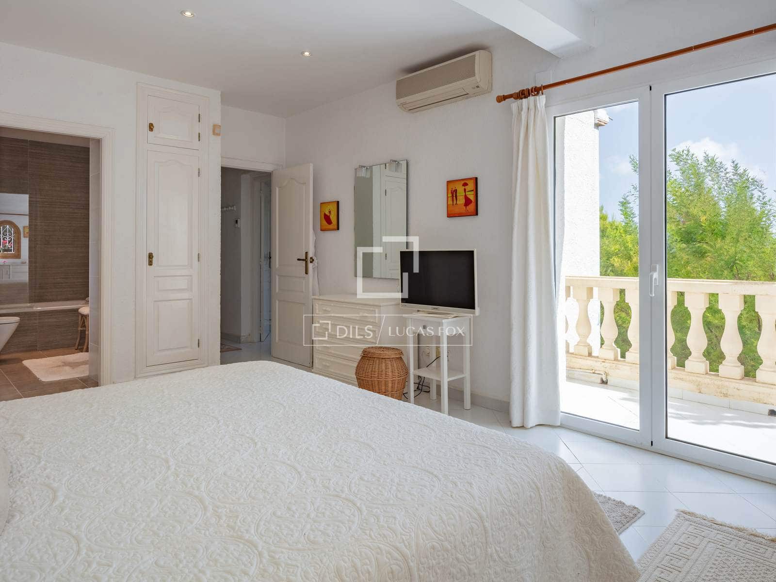 4 bedroom Villa for sale in La Sella with pool garage - € 750,000 (Ref: 10016497)