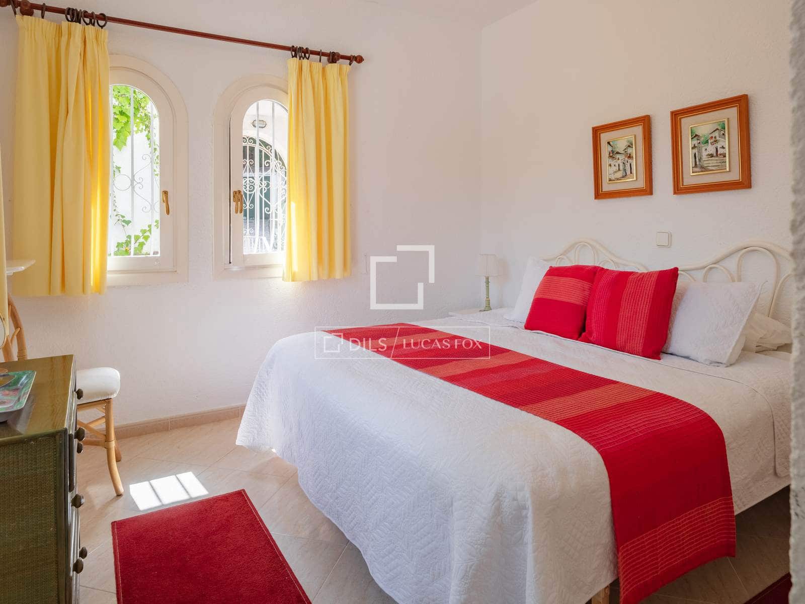 4 bedroom Villa for sale in La Sella with pool garage - € 750,000 (Ref: 10016497)