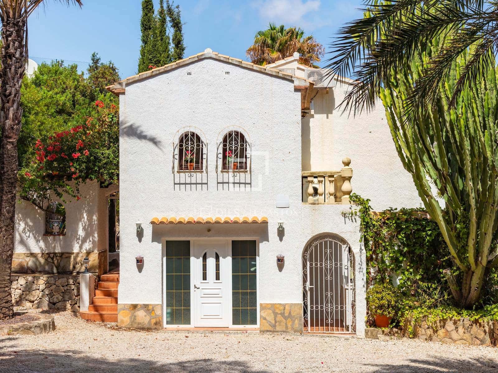 4 bedroom Villa for sale in La Sella with pool garage - € 750,000 (Ref: 10016497)