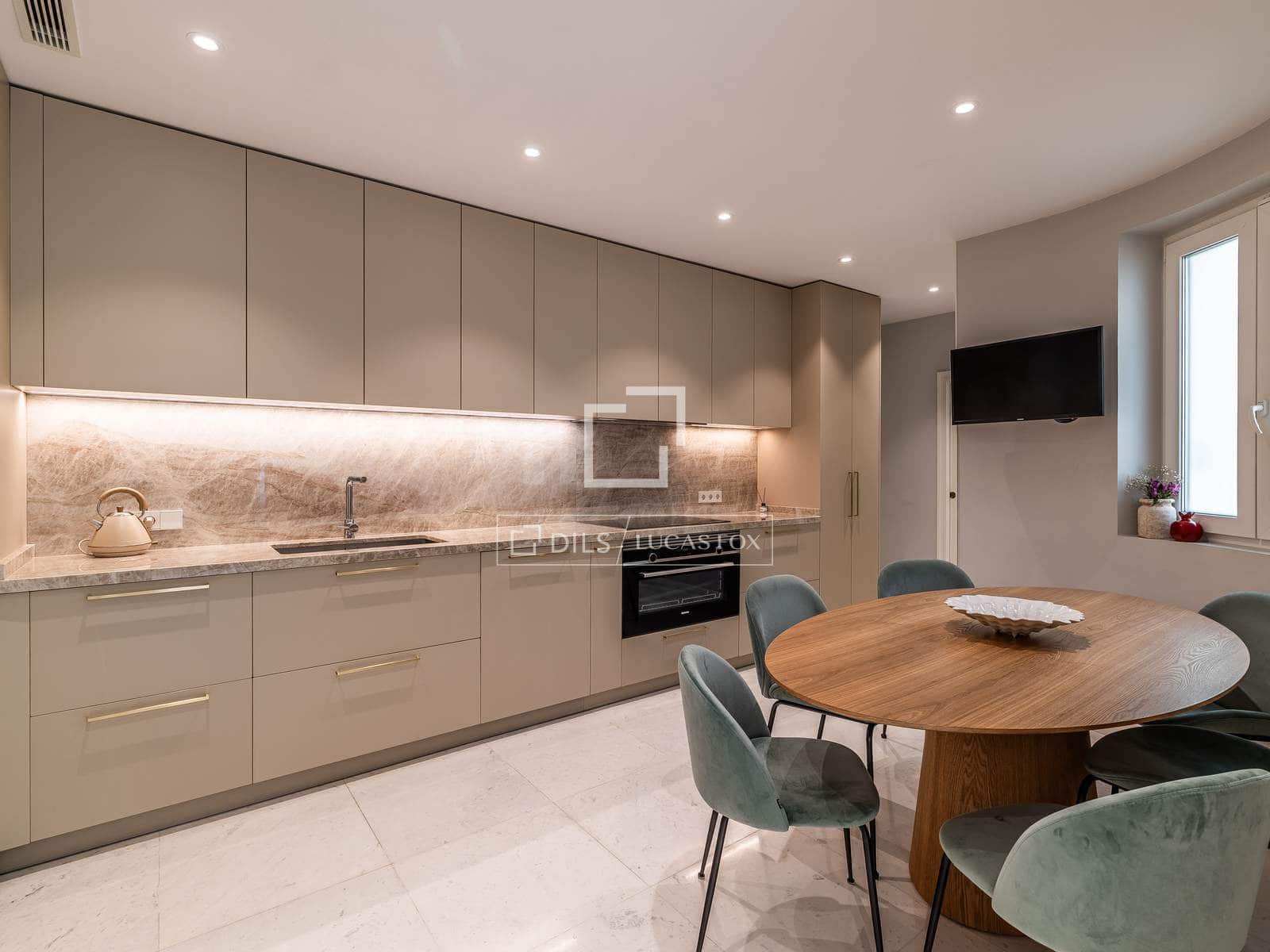 4 bedroom Apartment for sale in Madrid city with garage - € 3,800,000 (Ref: 10016649)