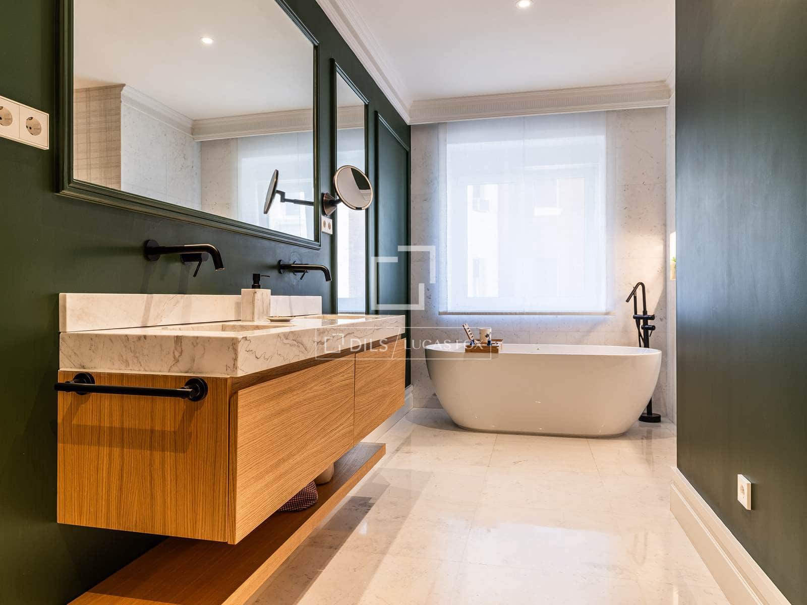 4 bedroom Apartment for sale in Madrid city with garage - € 3,800,000 (Ref: 10016649)