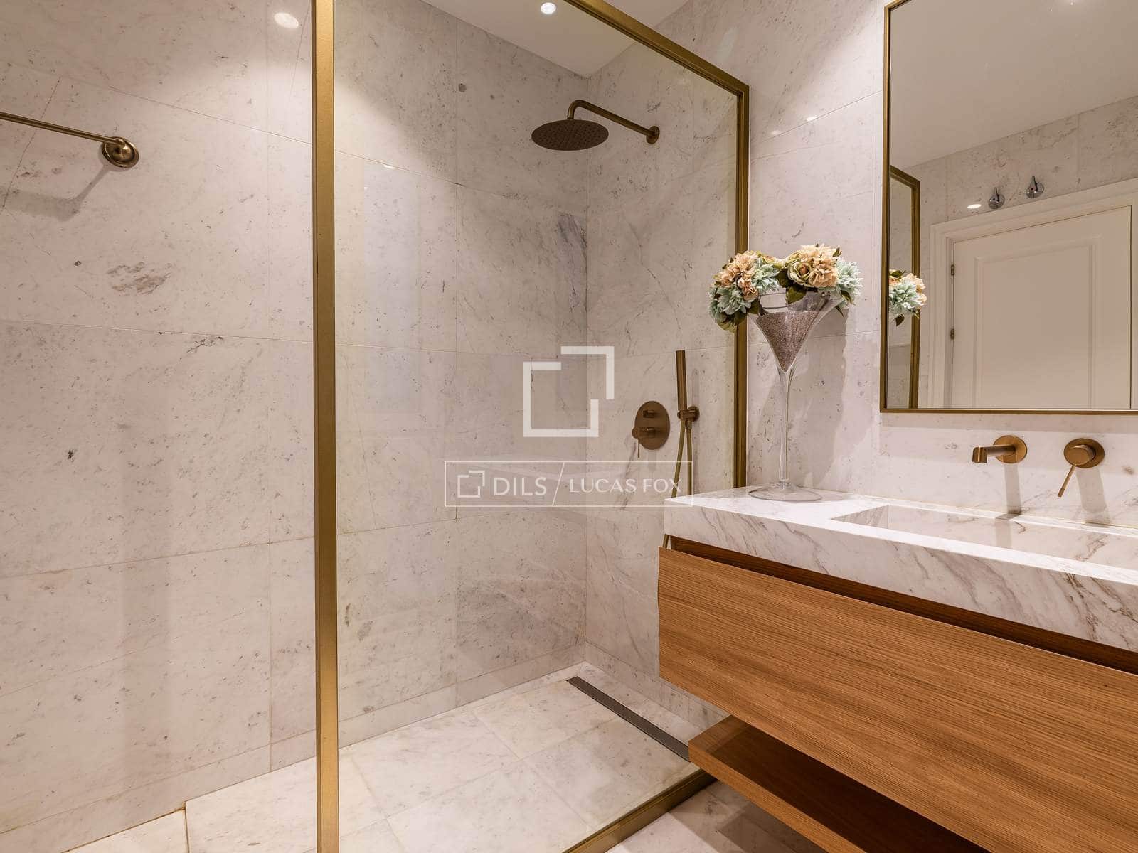 4 bedroom Apartment for sale in Madrid city with garage - € 3,800,000 (Ref: 10016649)