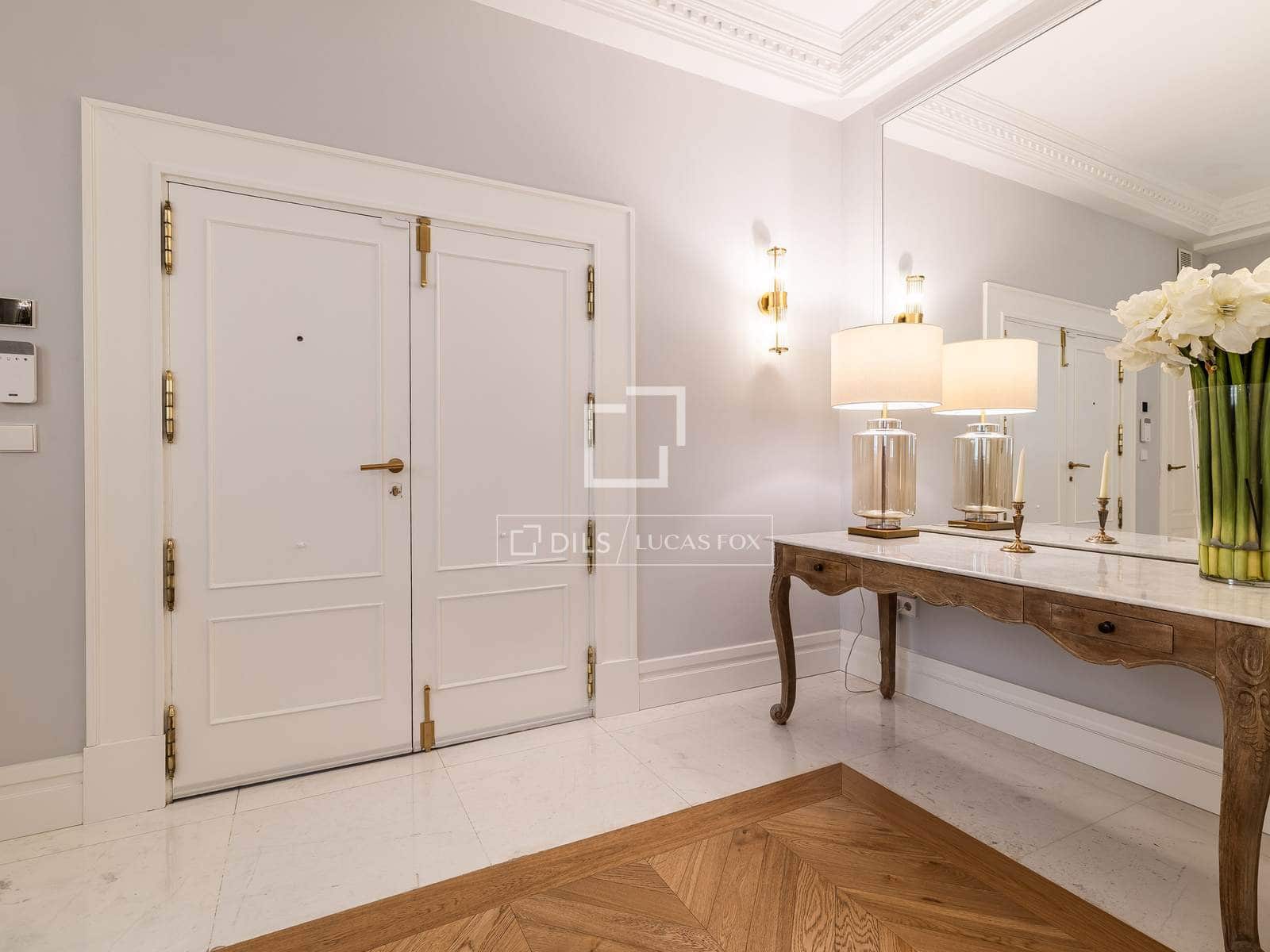 4 bedroom Apartment for sale in Madrid city with garage - € 3,800,000 (Ref: 10016649)