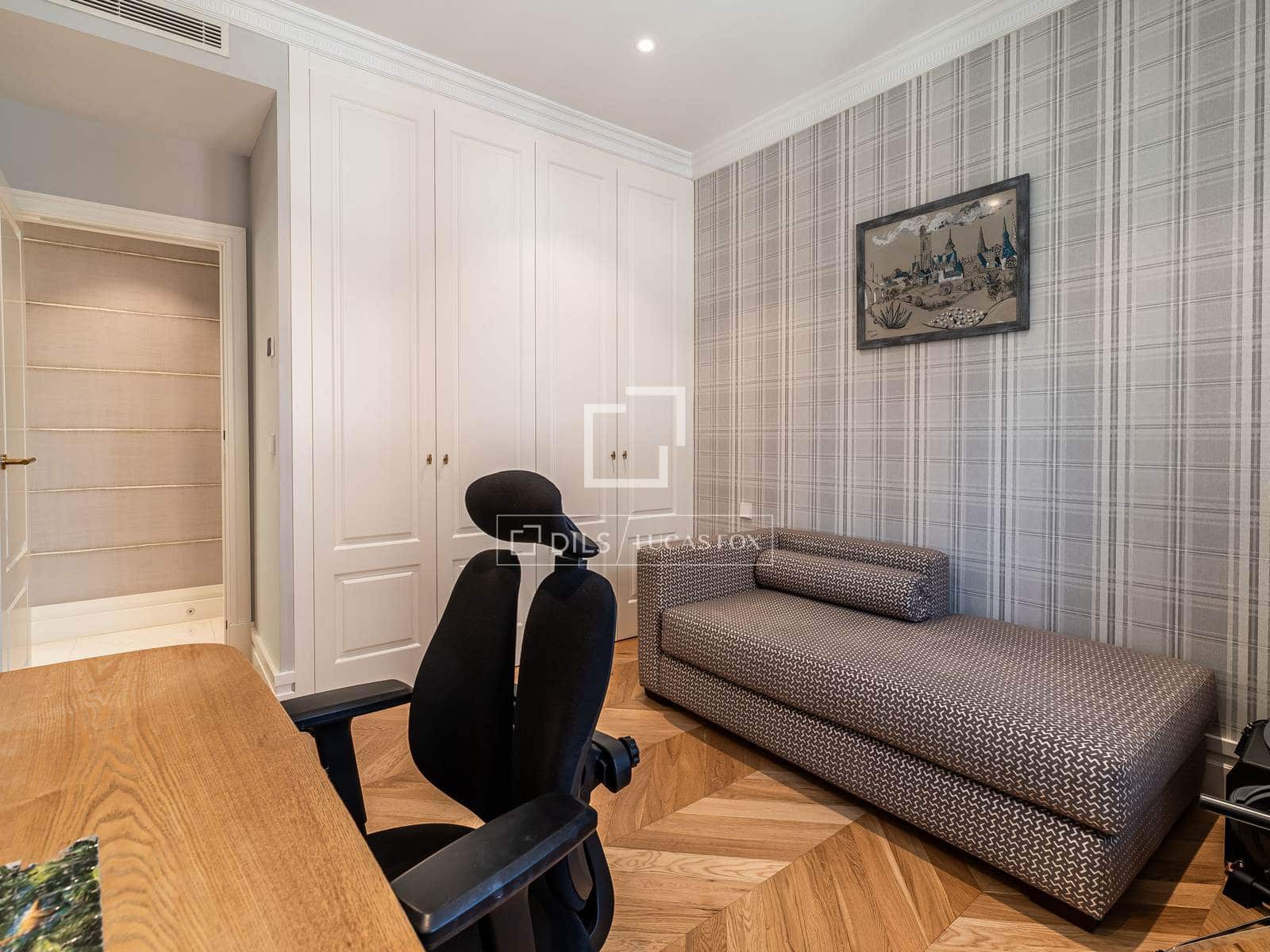 4 bedroom Apartment for sale in Madrid city with garage - € 3,800,000 (Ref: 10016649)