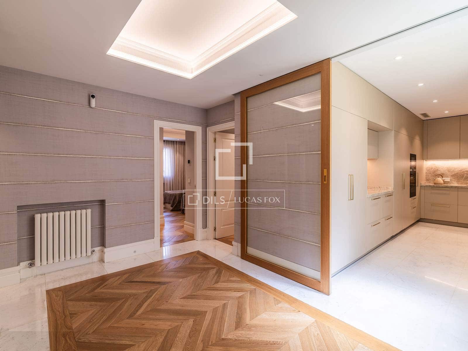 4 bedroom Apartment for sale in Madrid city with garage - € 3,800,000 (Ref: 10016649)