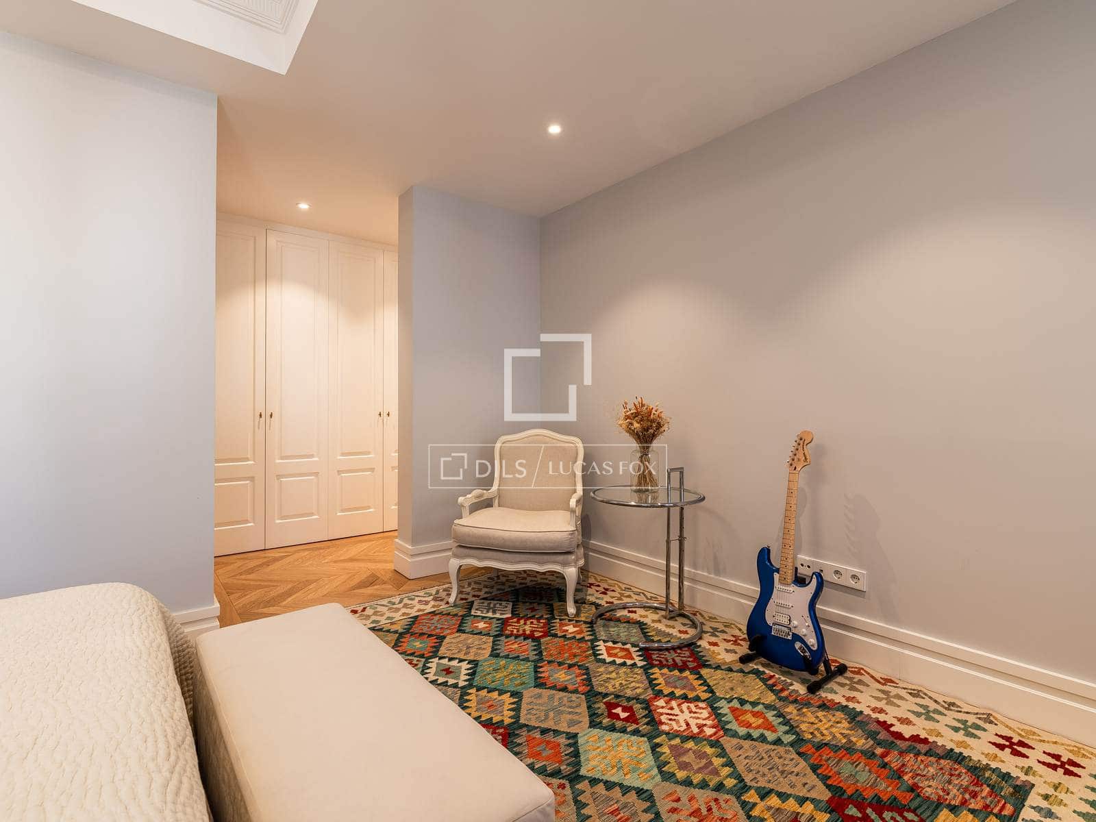 4 bedroom Apartment for sale in Madrid city with garage - € 3,800,000 (Ref: 10016649)