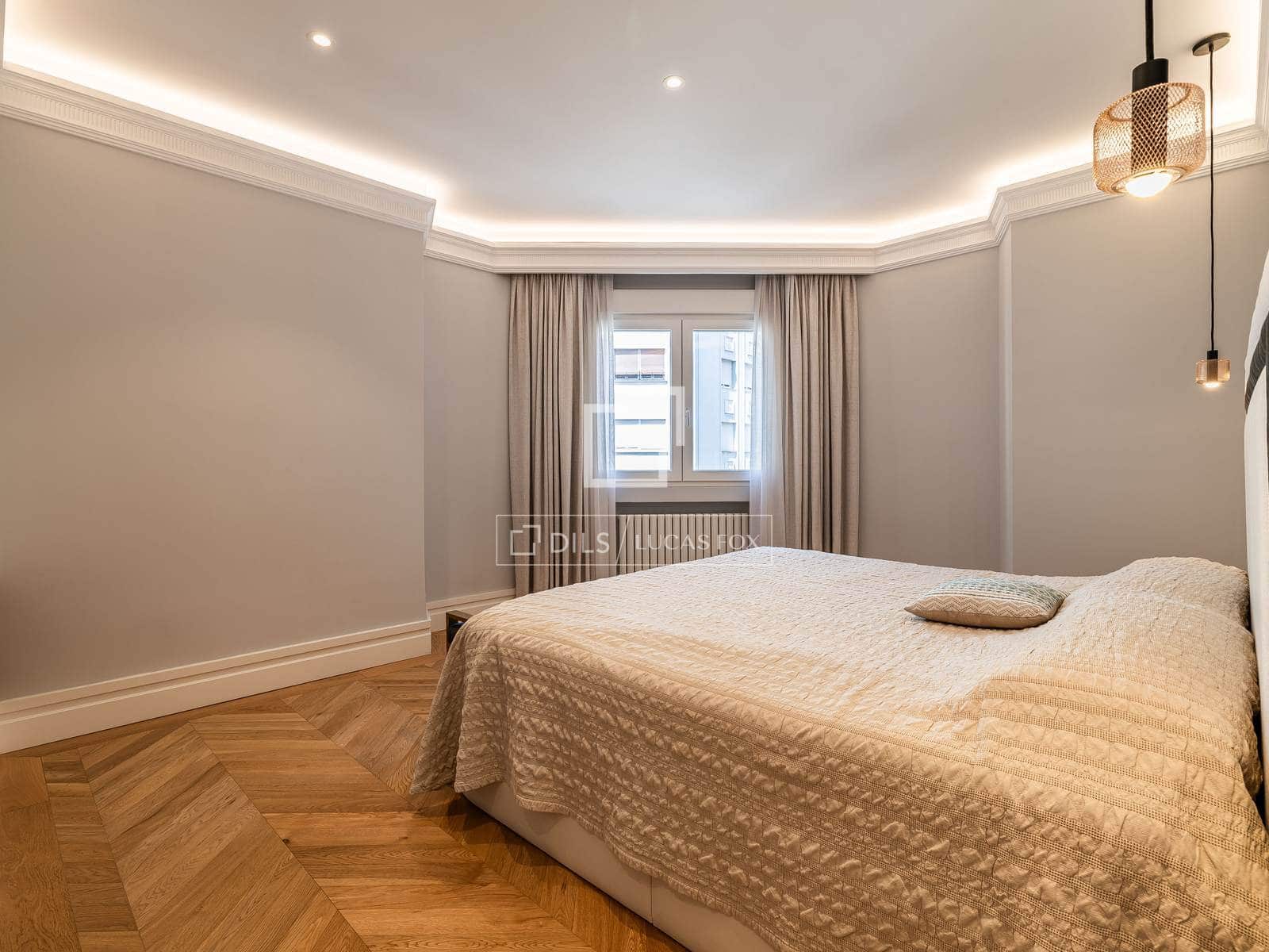 4 bedroom Apartment for sale in Madrid city with garage - € 3,800,000 (Ref: 10016649)
