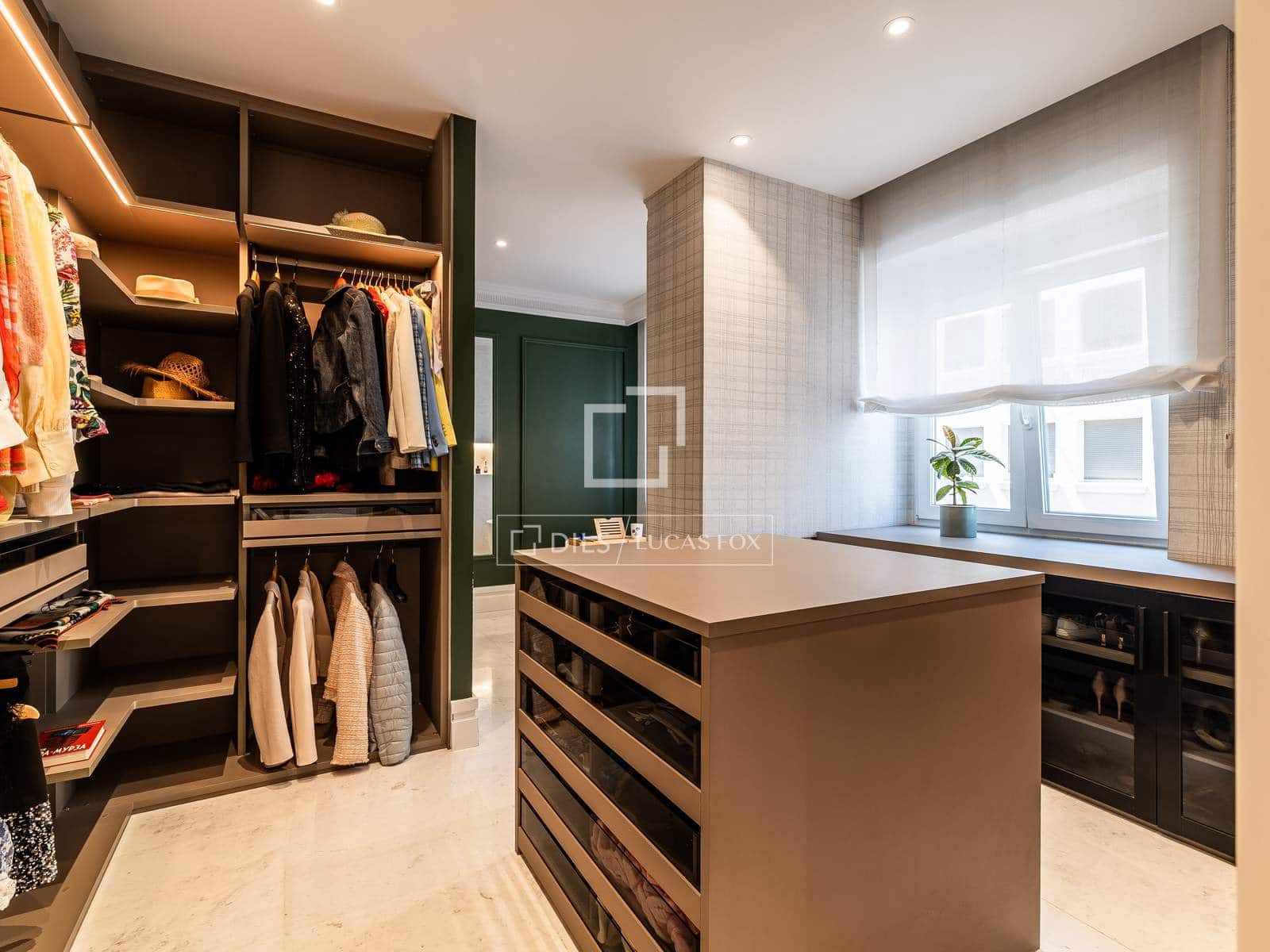 4 bedroom Apartment for sale in Madrid city with garage - € 3,800,000 (Ref: 10016649)