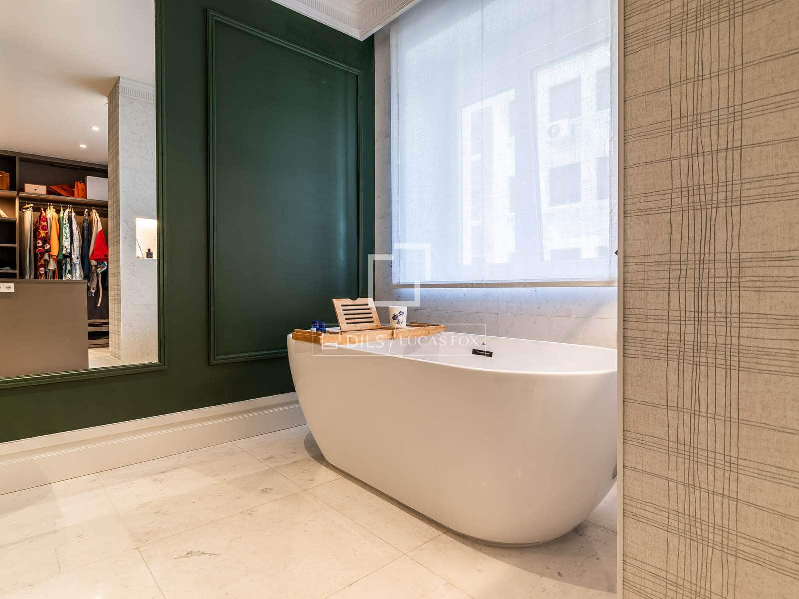 4 bedroom Apartment for sale in Madrid city with garage - € 3,800,000 (Ref: 10016649)