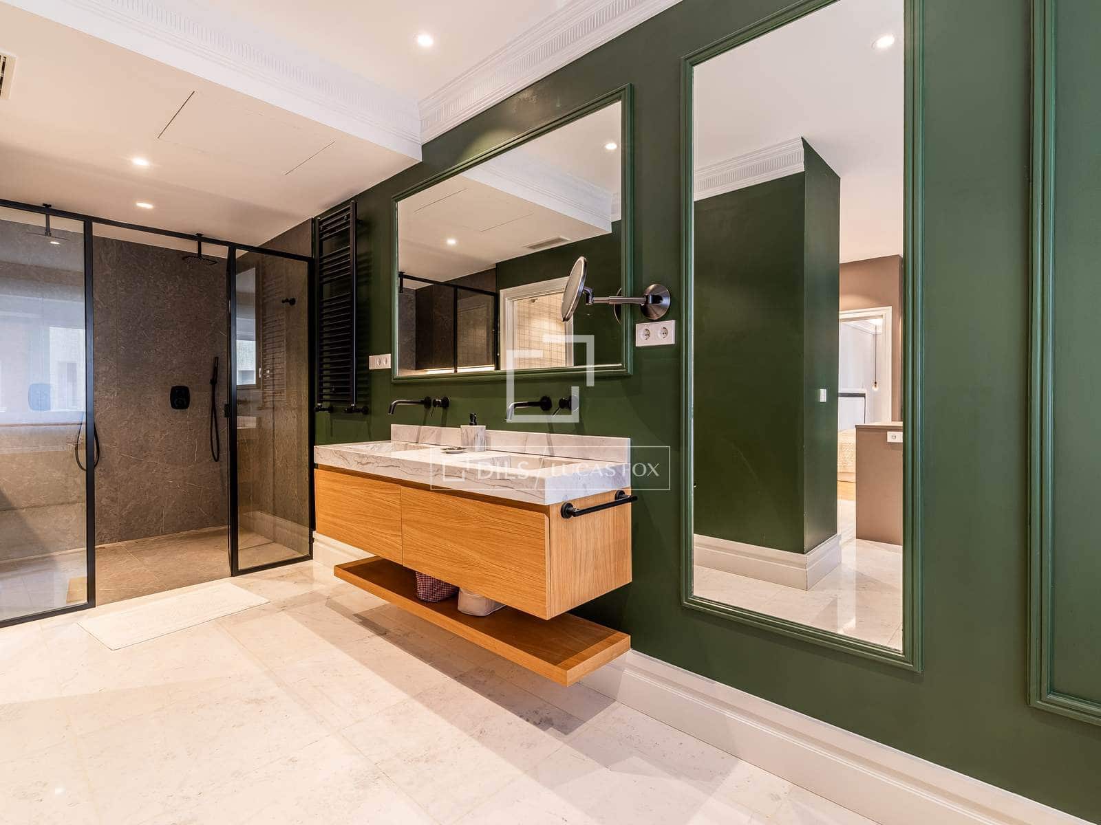 4 bedroom Apartment for sale in Madrid city with garage - € 3,800,000 (Ref: 10016649)