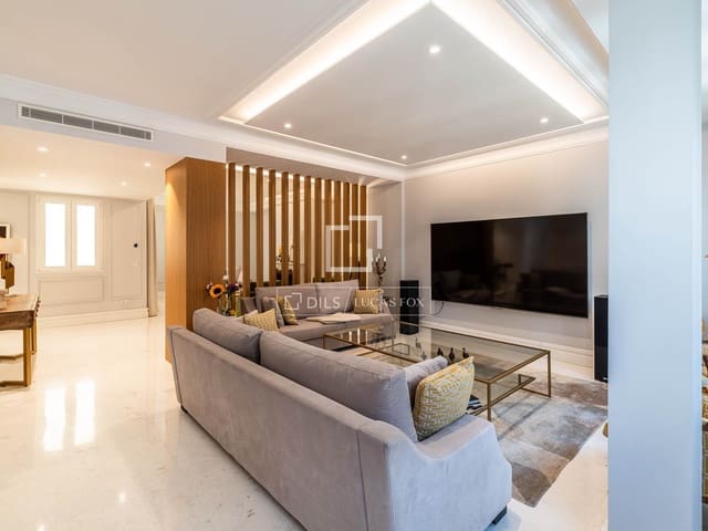 4 bedroom Apartment for sale in Rios Rosas, Madrid city with garage - € 3,800,000 (Ref: 10016649)