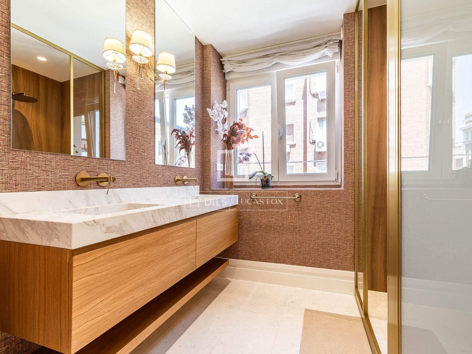 4 bedroom Apartment for sale in Madrid city with garage - € 3,800,000 (Ref: 10016649)