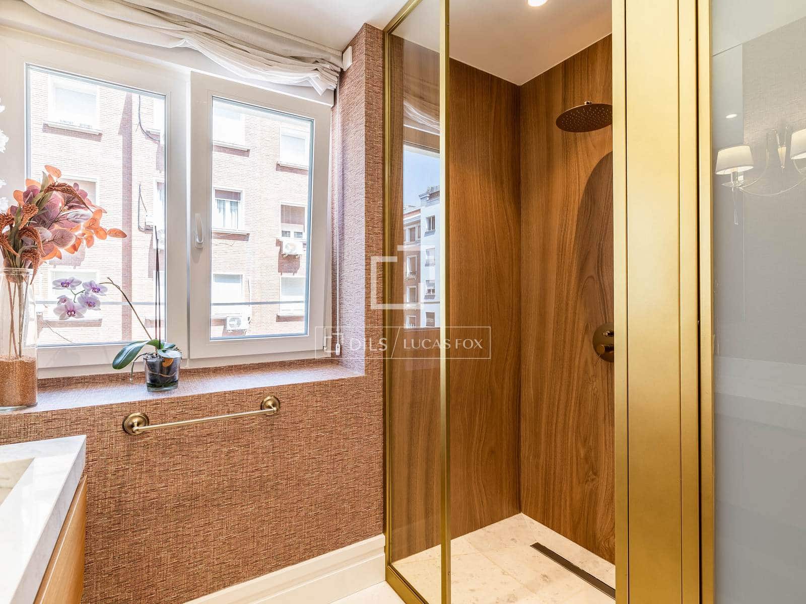 4 bedroom Apartment for sale in Madrid city with garage - € 3,800,000 (Ref: 10016649)
