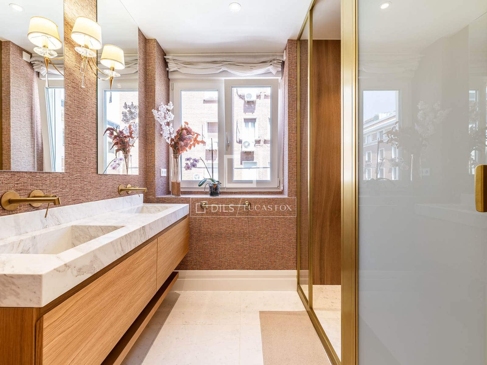 4 bedroom Apartment for sale in Madrid city with garage - € 3,800,000 (Ref: 10016649)