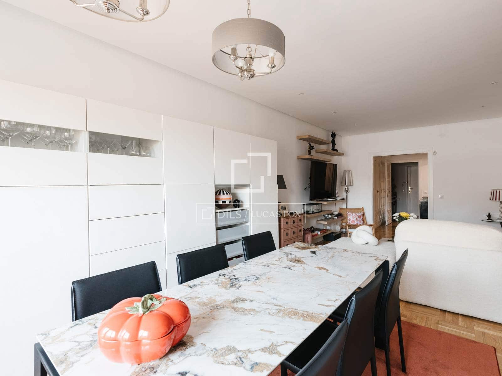 4 Zimmer Apartment zu vermieten in Madrid Stadt mit Garage - 3.200 € (Ref: 10016650)