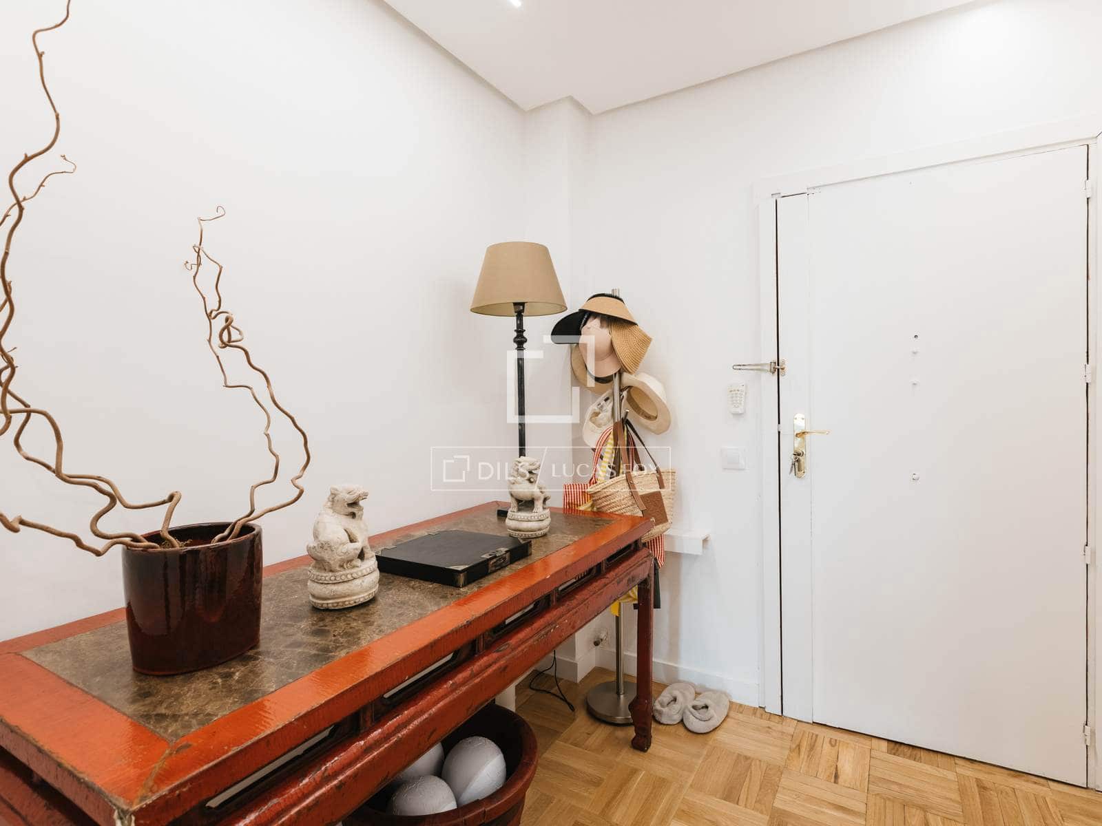 4 Zimmer Apartment zu vermieten in Madrid Stadt mit Garage - 3.200 € (Ref: 10016650)