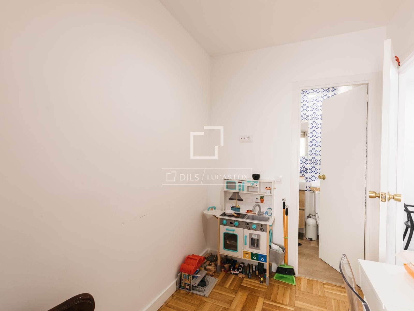 4 Zimmer Apartment zu vermieten in Madrid Stadt mit Garage - 3.200 € (Ref: 10016650)