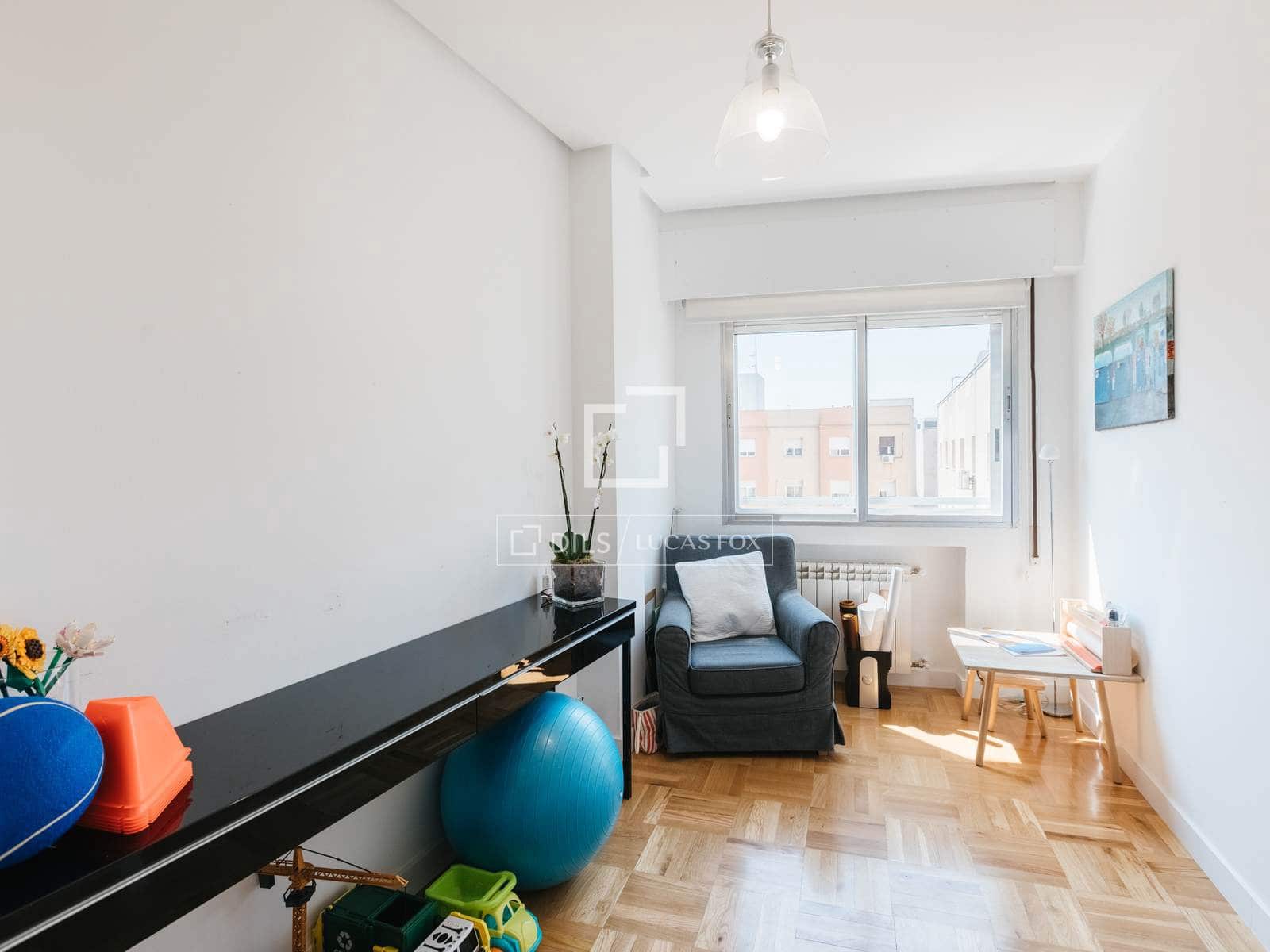 4 Zimmer Apartment zu vermieten in Madrid Stadt mit Garage - 3.200 € (Ref: 10016650)