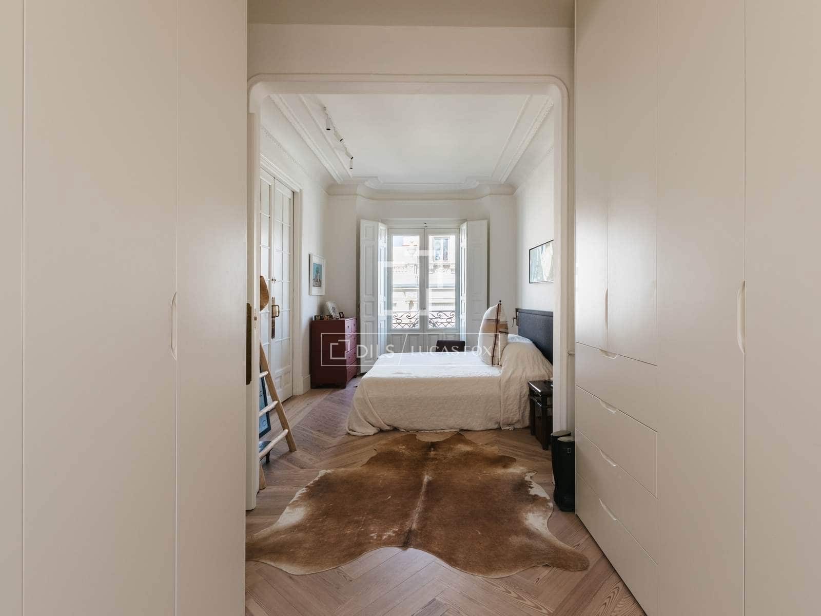3 quarto Apartamento para arrendar em Madrid cidade com garagem - 12 000 € (Ref: 10016652)