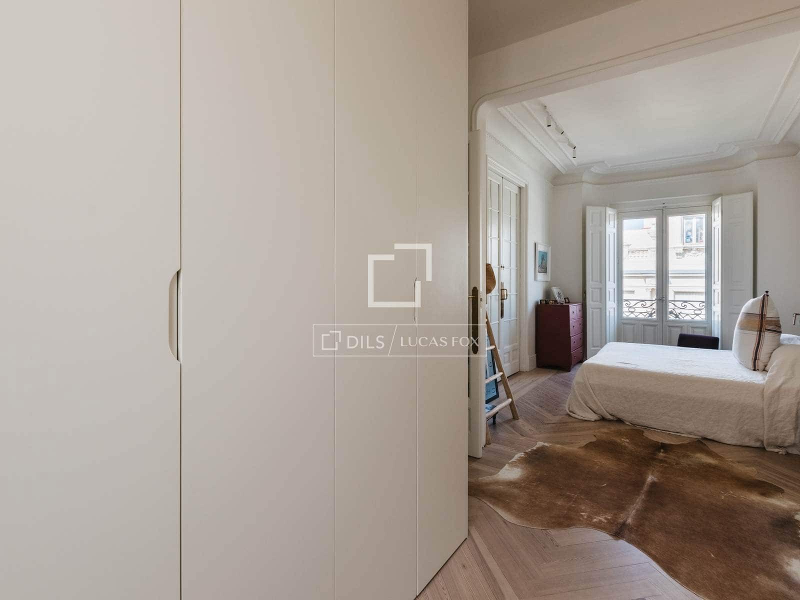 3 quarto Apartamento para arrendar em Madrid cidade com garagem - 12 000 € (Ref: 10016652)