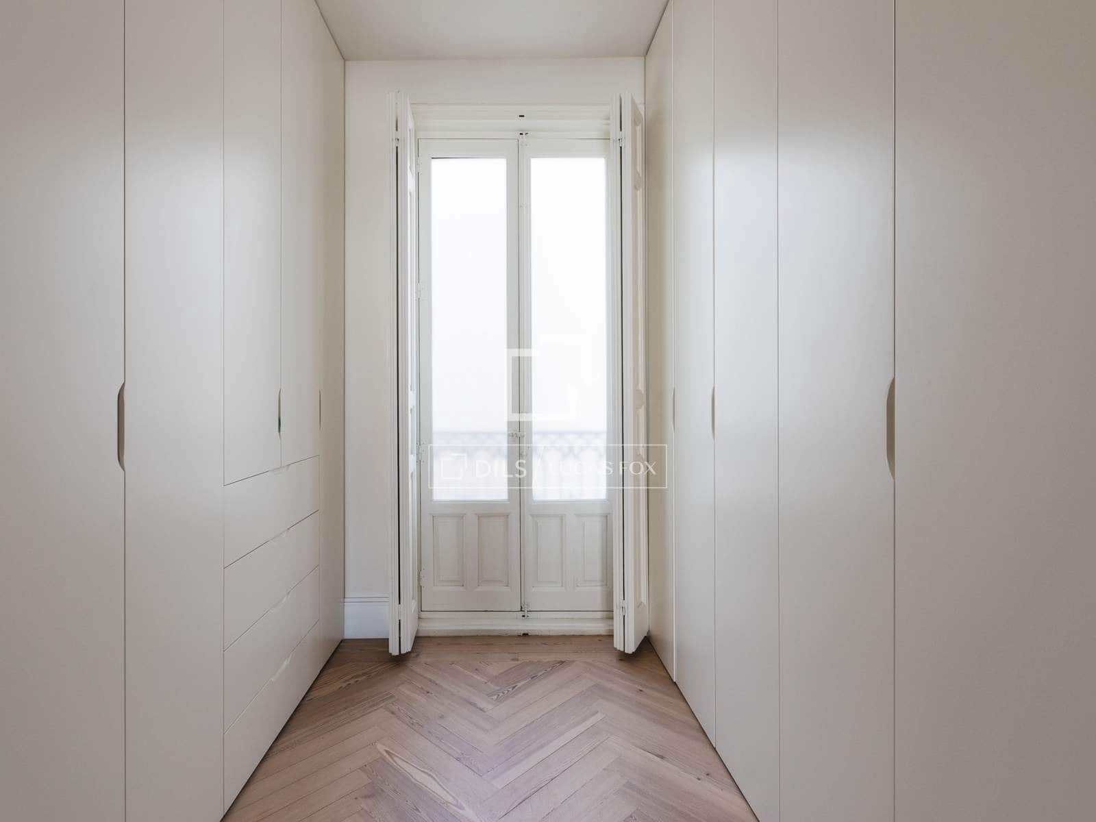 3 quarto Apartamento para arrendar em Madrid cidade com garagem - 12 000 € (Ref: 10016652)