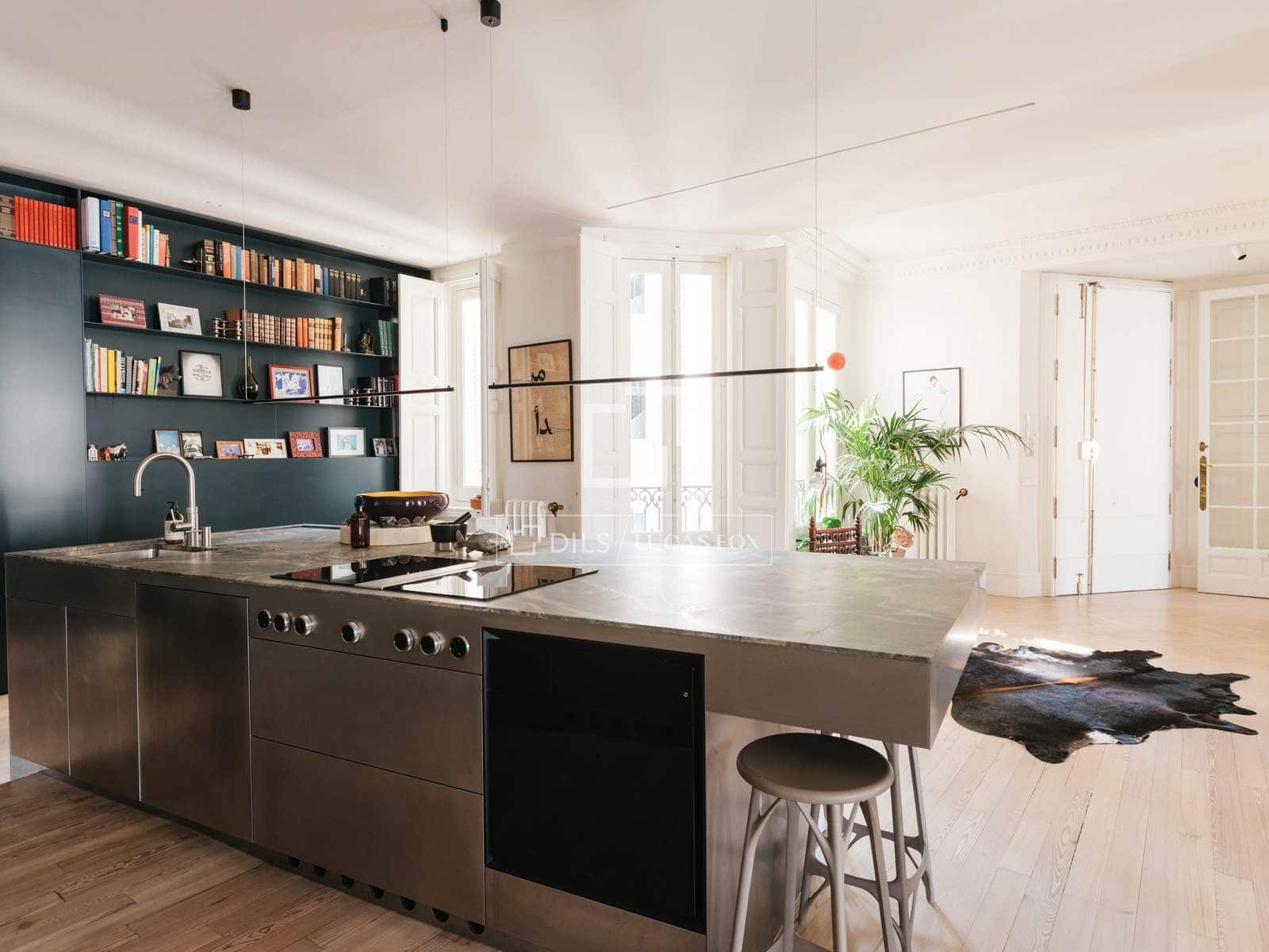 3 quarto Apartamento para arrendar em Madrid cidade com garagem - 12 000 € (Ref: 10016652)
